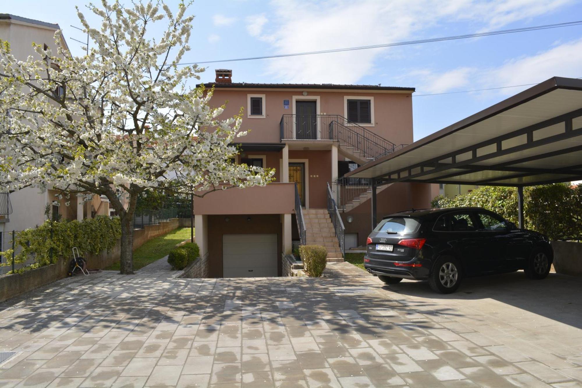 Apartments Denis & Lucija 로비니 외부 사진
